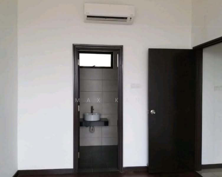 Service Residence for Sale at Molek Regency - Max Kan - Bathroom - PropertyGuru.com.my