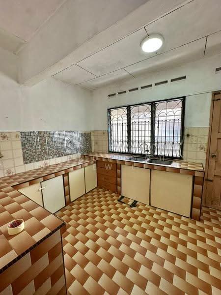 1-storey Terraced House for Sale in Taman Ungku Tun Aminah (Skudai) - Mandy Goh Siew Li - Kitchen - PropertyGuru.com.my