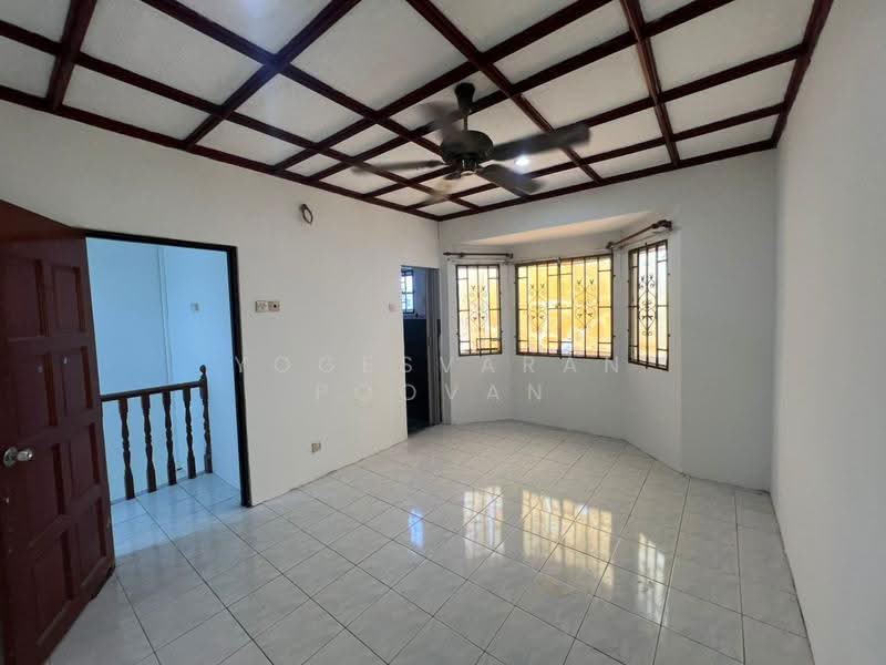 2-storey Terraced House for Sale in Bandar Bukit Tinggi (Klang) - Yogesvaran Poovan - Living Room - PropertyGuru.com.my