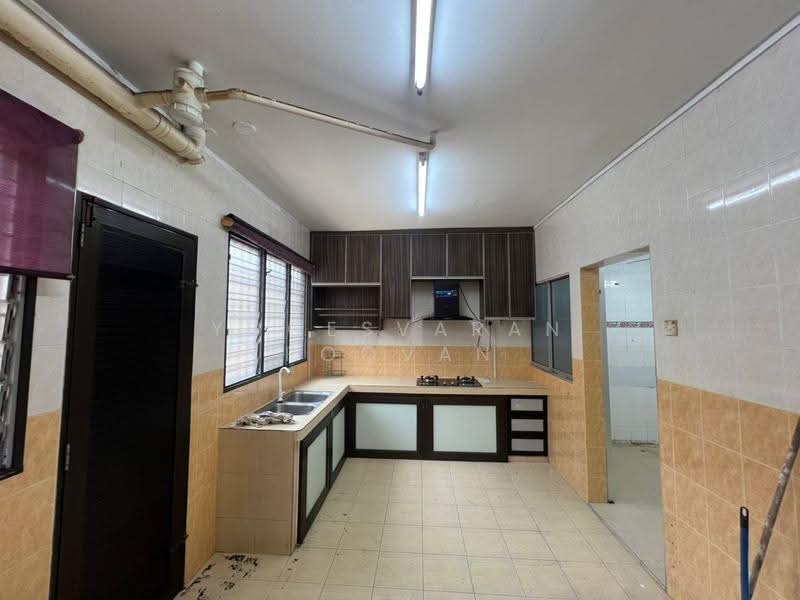 2-storey Terraced House for Sale in Bandar Bukit Tinggi (Klang) - Yogesvaran Poovan - Kitchen - PropertyGuru.com.my