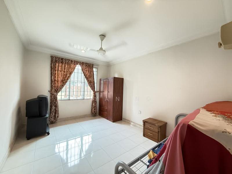 Bungalow House for Sale in Country Heights (Kajang) - Bryan Ng - Bedroom - PropertyGuru.com.my