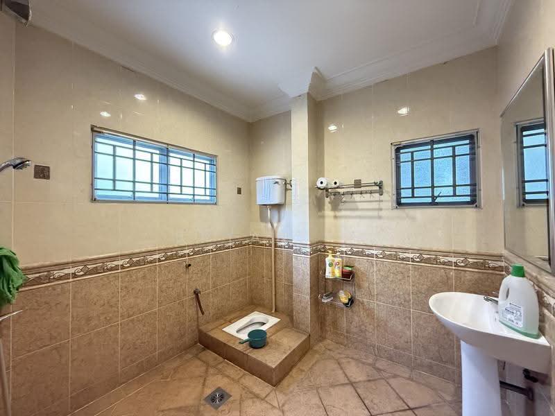 Bungalow House for Sale in Country Heights (Kajang) - Bryan Ng - Bathroom - PropertyGuru.com.my