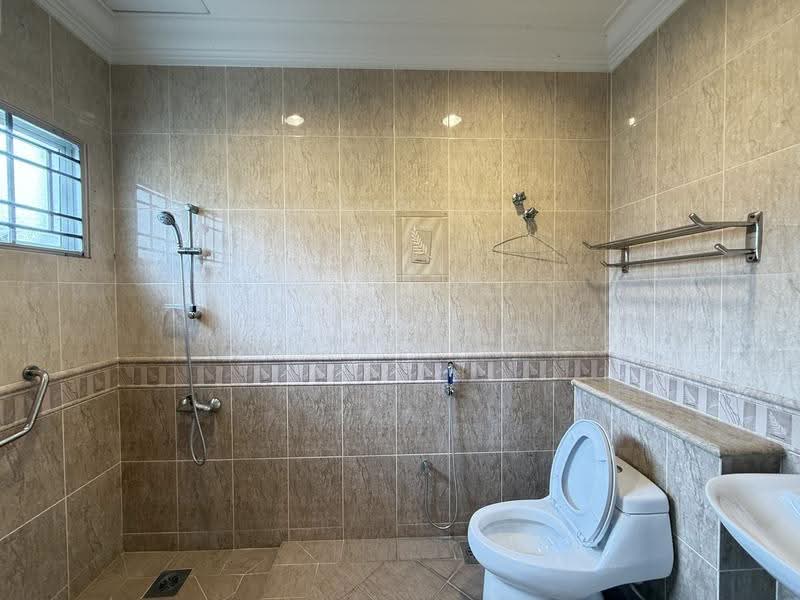 Bungalow House for Sale in Country Heights (Kajang) - Bryan Ng - Bathroom - PropertyGuru.com.my
