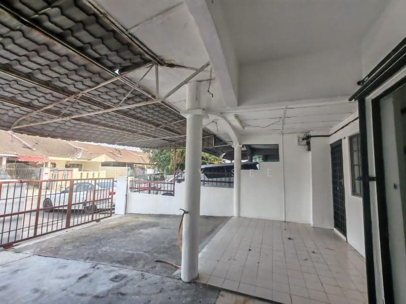 2-storey Terraced House for Sale in Taman Putri Kulai (Kulai) - Danny See - Exterior - PropertyGuru.com.my