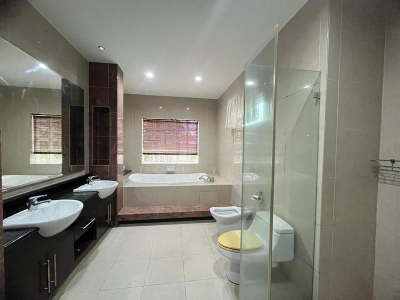 Link Bungalow for Sale in Tropicana (Petaling Jaya) - Tom Yip - Bathroom - PropertyGuru.com.my
