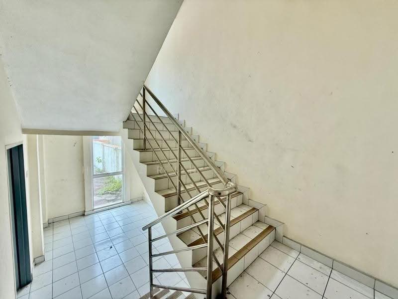Komersial Berkembar untuk Dijual di Rawang Corporate Industrial Park (Rawang) - HADZRIN YUSOF - Corridor - PropertyGuru.com.my