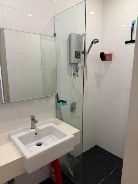 Kediaman Servis untuk Disewa di Residential Suites @ HighPark - Kenix Lee - Bathroom - PropertyGuru.com.my