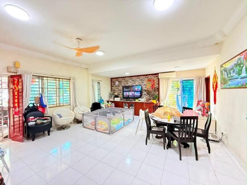 2-storey Terraced House for Sale in Taman Setia Indah (Tebrau) - Steven Loh - Living Room - PropertyGuru.com.my