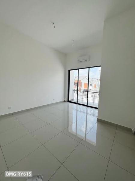 Rumah Teres 2-Tingkat untuk Disewa di Telok Panglima Garang (Selangor) - Rylin Tan - Living Room - PropertyGuru.com.my