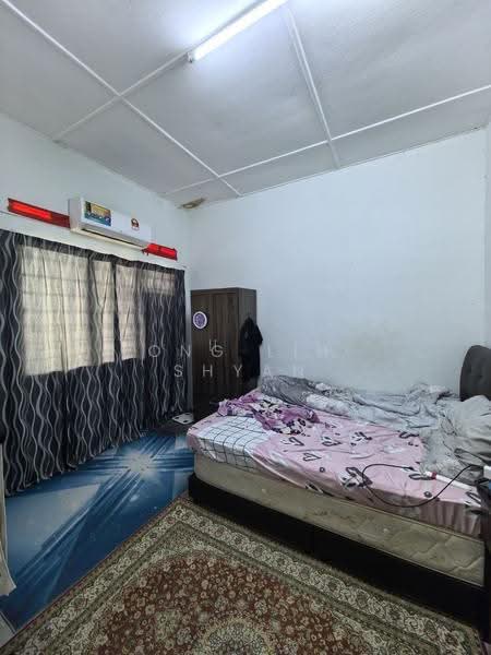 1-storey Terraced House for Sale in Pekan Nanas (Johor) - Ong Lih Shyan - Bedroom - PropertyGuru.com.my