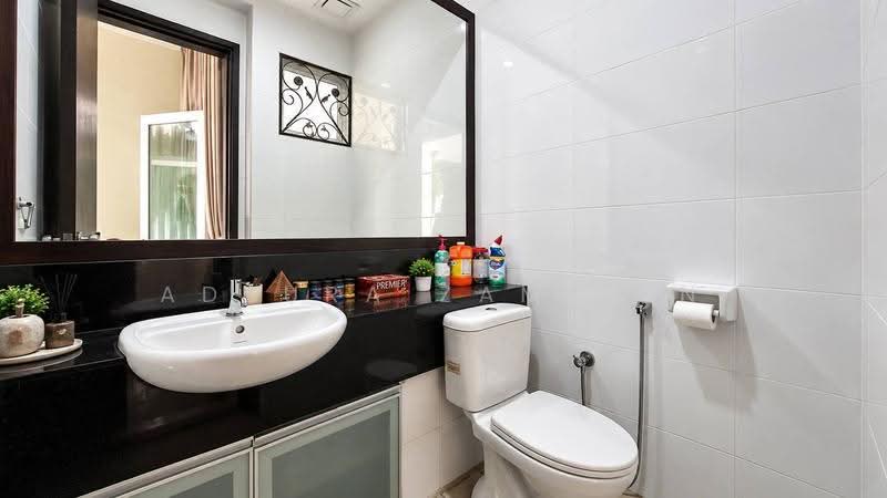 Bungalow House for Sale in Shah Alam (Selangor) - Adzura Zamedin - Bathroom - PropertyGuru.com.my