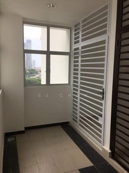 Kediaman Servis untuk Disewa di Skysuites @ Meldrum Hills - SJ CHAN - Balcony - PropertyGuru.com.my