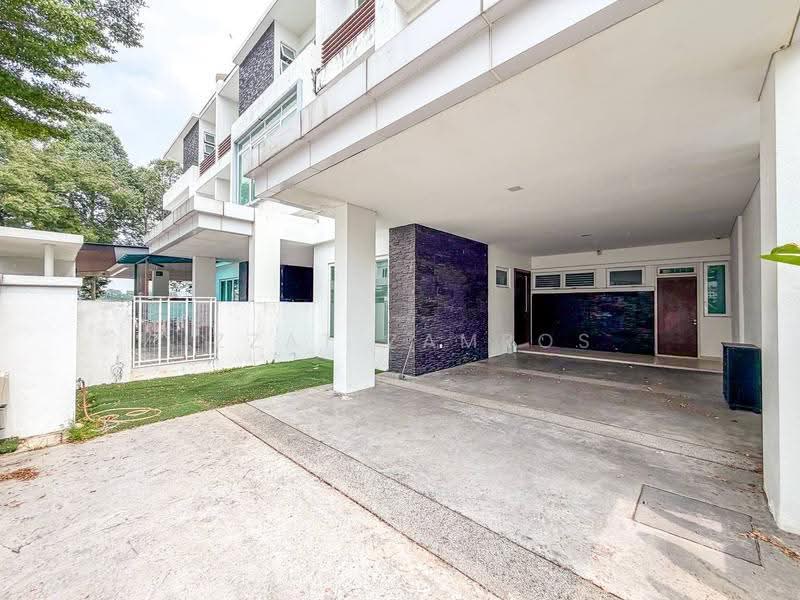 Rumah Teres 3-Tingkat untuk Dijual di Bukit Jelutong (Shah Alam) - Izzat Zamros - Exterior - PropertyGuru.com.my