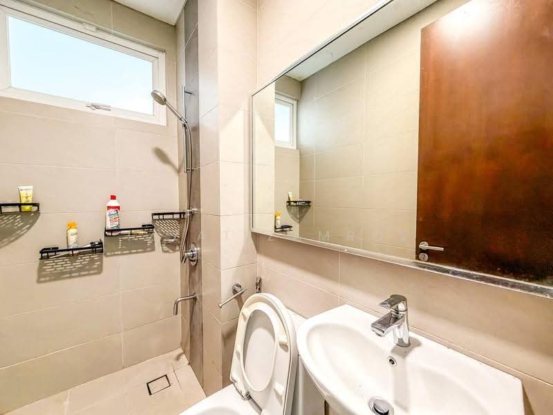 Rumah Teres 3-Tingkat untuk Dijual di Bukit Jelutong (Shah Alam) - Izzat Zamros - PropertyGuru.com.my