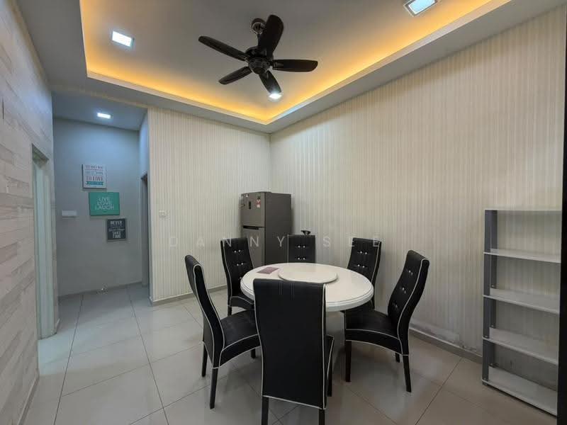1-storey Terraced House for Rent in Taman Lagenda Putra (Kulai) - Danny See - Dining Room - PropertyGuru.com.my