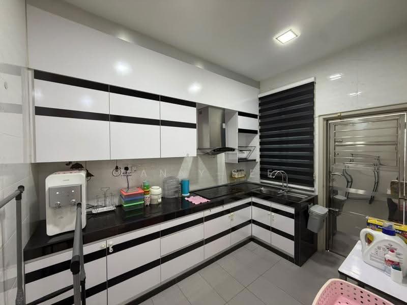 1-storey Terraced House for Rent in Taman Lagenda Putra (Kulai) - Danny See - Kitchen - PropertyGuru.com.my