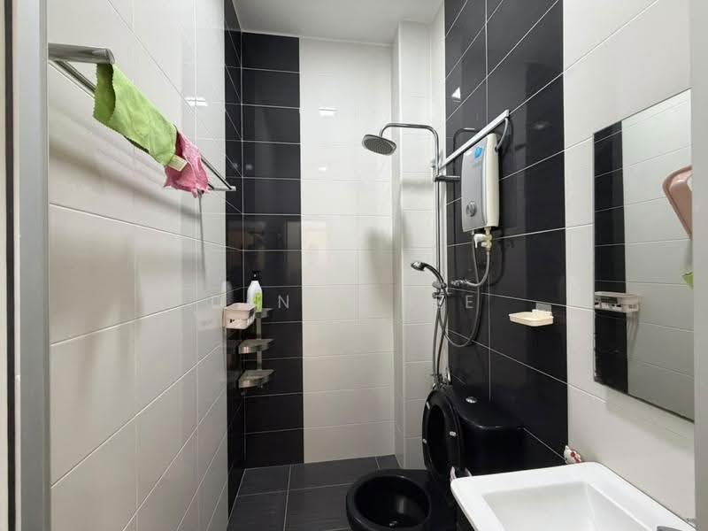 1-storey Terraced House for Rent in Taman Lagenda Putra (Kulai) - Danny See - Bathroom - PropertyGuru.com.my