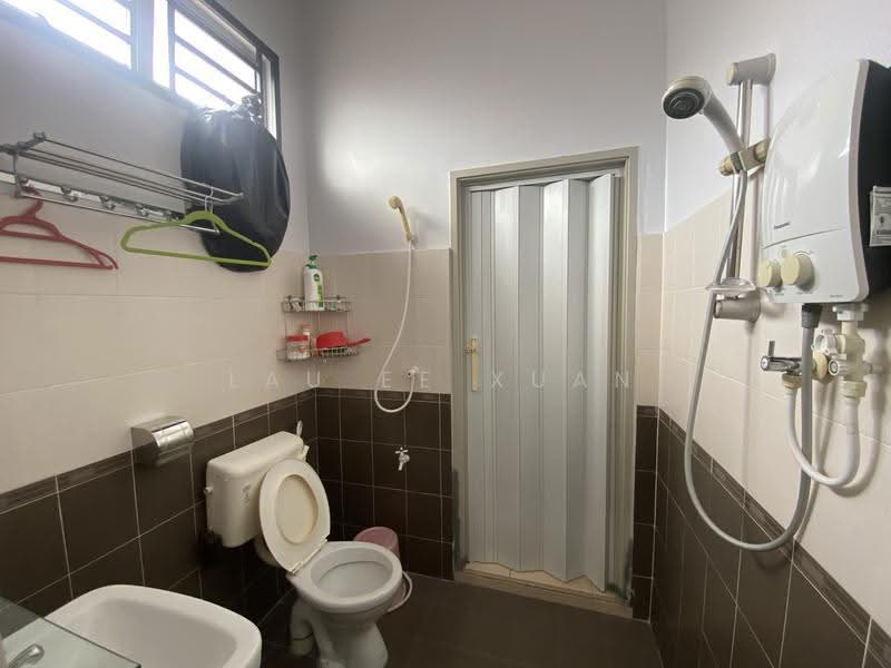 Rumah Teres 2-Tingkat untuk Dijual di Taman Evergreen Heights (Batu Pahat) - Lau Ee Xuan - Bathroom - PropertyGuru.com.my