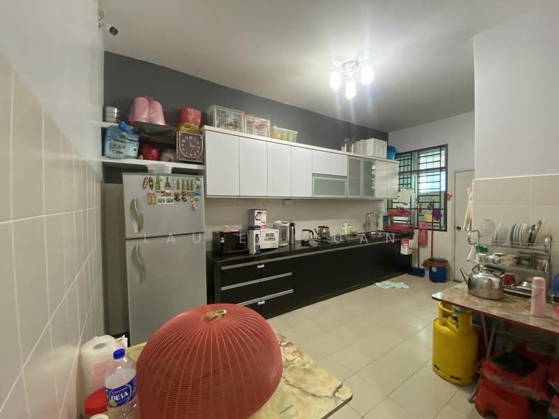 Rumah Teres 2-Tingkat untuk Dijual di Taman Evergreen Heights (Batu Pahat) - Lau Ee Xuan - Kitchen - PropertyGuru.com.my