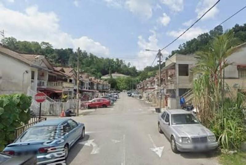 Rumah Bandar untuk Dijual di Taman Saga (Ampang) - Jason Tang - PropertyGuru.com.my