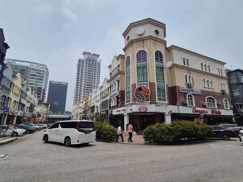 Shop for Sale in Dataran Sunway (Kota Damansara) - Zheng Hong Tan - Exterior - PropertyGuru.com.my