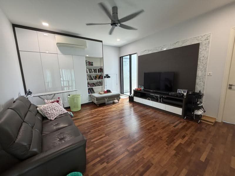 Semi-Detached House for Sale in Lepironia Gardens (Cyberjaya) - Jeslyn Goh - Living Room - PropertyGuru.com.my