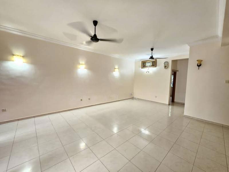 Rumah Teres 2-Tingkat untuk Dijual di Taman Seri Taming (Cheras) - Bryan Ng - Living Room - PropertyGuru.com.my