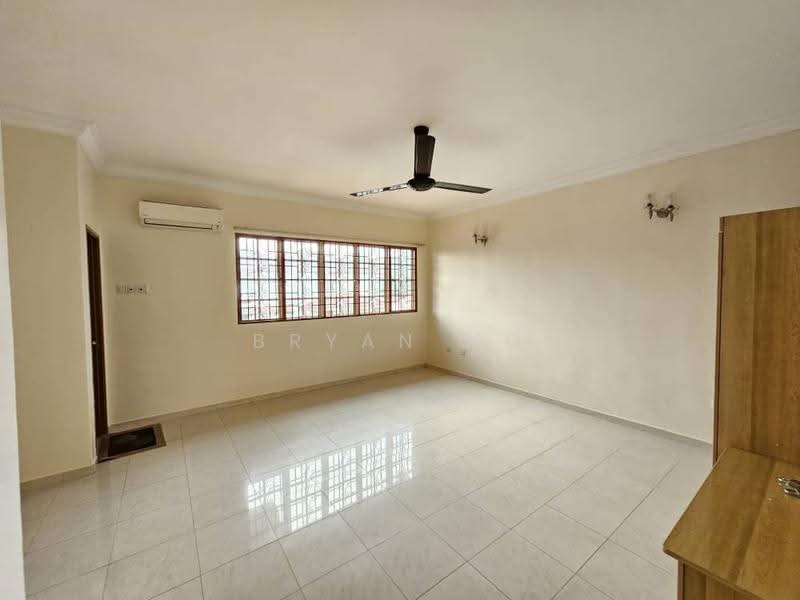 Rumah Teres 2-Tingkat untuk Dijual di Taman Seri Taming (Cheras) - Bryan Ng - Living Room - PropertyGuru.com.my