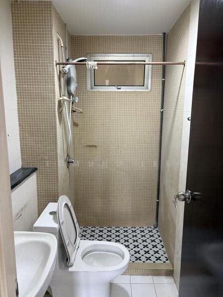 Kondominium untuk Dijual di The Tamarind - Edmund Lee - Bathroom - PropertyGuru.com.my