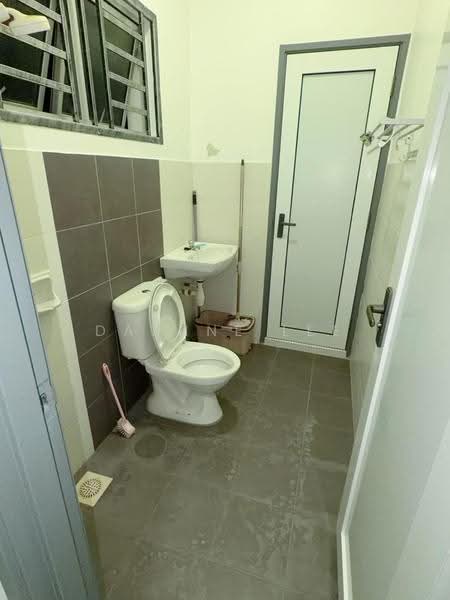2-storey Terraced House for Sale in Taman Setia Indah (Tebrau) - Daphne Lee - Bathroom - PropertyGuru.com.my