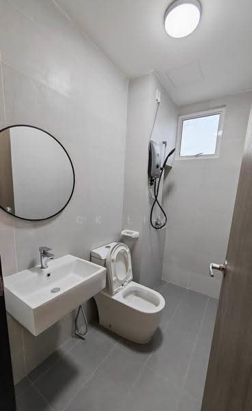 Kediaman Servis untuk Disewa di Tropez Residences - CK Lim - Bathroom - PropertyGuru.com.my