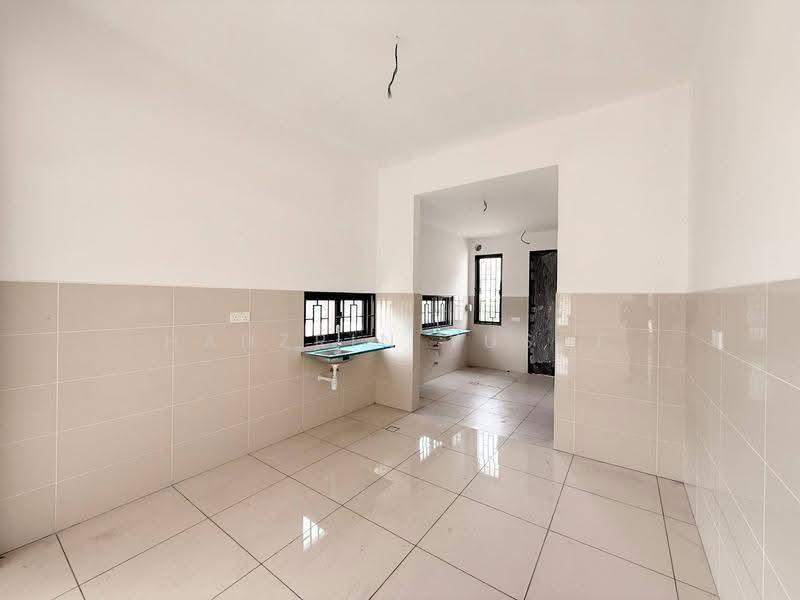 2-storey Terraced House for Sale in Elmina (Shah Alam) - HADZRIN YUSOF - Kitchen - PropertyGuru.com.my
