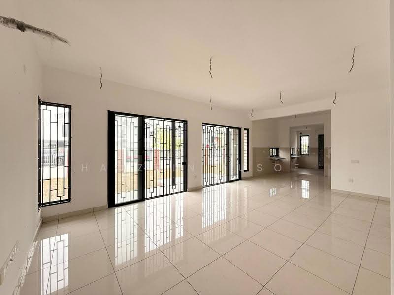 2-storey Terraced House for Sale in Elmina (Shah Alam) - HADZRIN YUSOF - Living Room - PropertyGuru.com.my