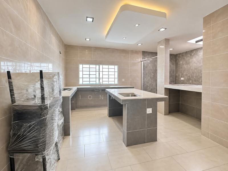 2-storey Terraced House for Sale in Taman Bukit Sepangar (Kota Kinabalu) - Fiona Lai - Kitchen - PropertyGuru.com.my