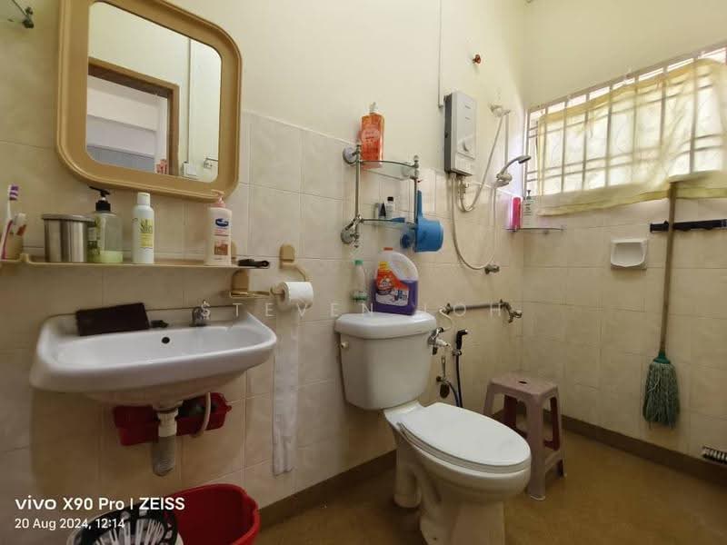 2-storey Terraced House for Sale in Bandar Putra Kulai (Kulai) - Steven Loh - Bathroom - PropertyGuru.com.my