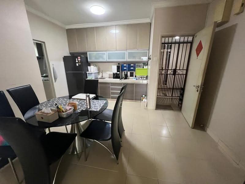 Condominium for Sale at Platinum Lake PV 12 - Bruce . - Kitchen - PropertyGuru.com.my
