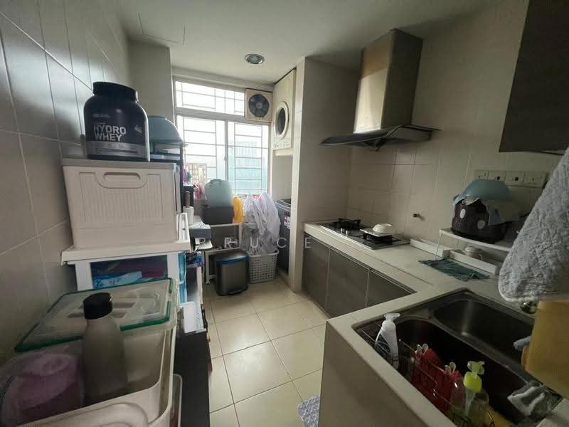 Condominium for Sale at Platinum Lake PV 12 - Bruce . - Kitchen - PropertyGuru.com.my
