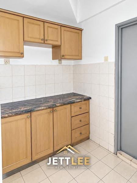 Kondominium untuk Dijual di Regency Condominium - Tom Lee - Kitchen - PropertyGuru.com.my