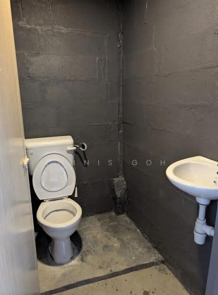 Warehouse for Rent in Taman Balakong Jaya (Balakong) - Yennis Goh - Bathroom - PropertyGuru.com.my