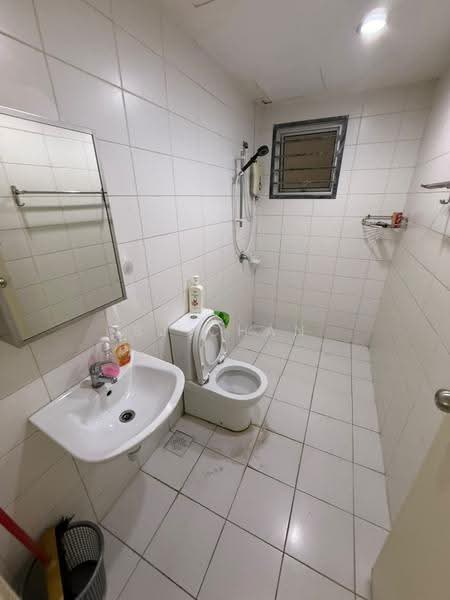 Kediaman Servis untuk Disewa di Greenfield Regency - SJ CHAN - Bathroom - PropertyGuru.com.my