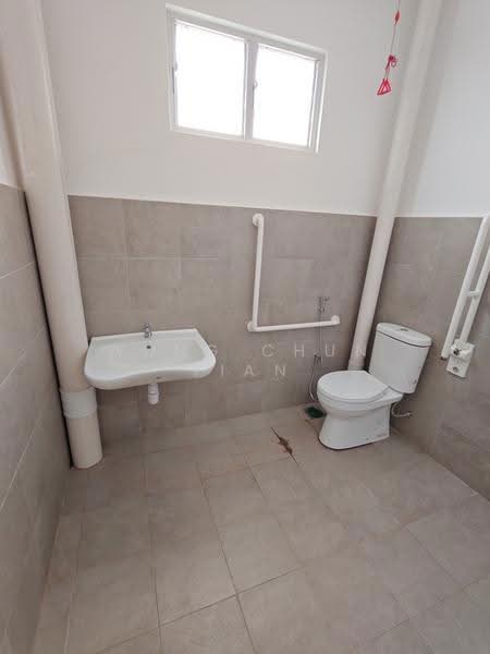 Shop / Office for Rent in Bandar Perdana (Sungai Petani) - Wong Chun Yian - Bathroom - PropertyGuru.com.my