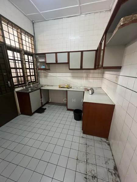 1-storey Terraced House for Rent in Taman Molek (Johor Bahru) - SJ CHAN - Kitchen - PropertyGuru.com.my