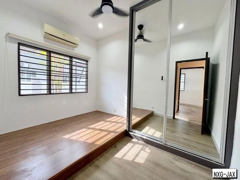 Semi-Detached House for Sale in Taman Aman Perdana (Kapar) - Raymond Choo - Bedroom - PropertyGuru.com.my