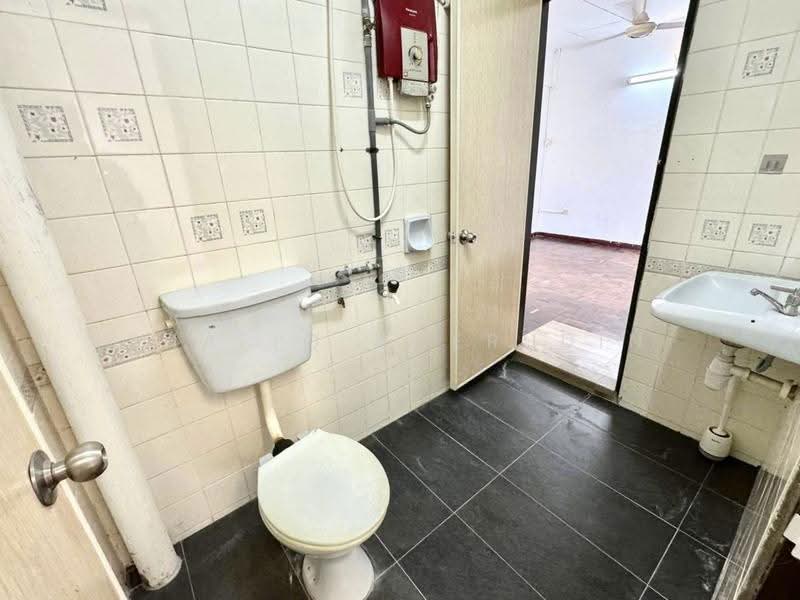 2-storey Terraced House for Sale in Taman Bukit Mewah (Kajang) - Shafiq Amerudin - Bathroom - PropertyGuru.com.my