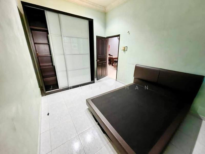 1-storey Terraced House for Sale in Taman Nusa Bestari 2 (Iskandar Puteri (Nusajaya)) - Johnny Chan - Bedroom - PropertyGuru.com.my