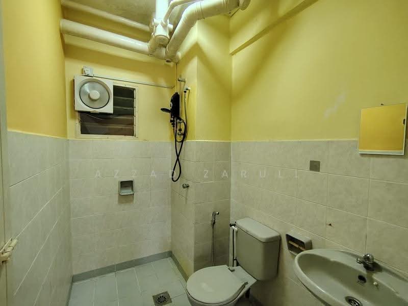 Condominium for Rent at Bayu Tasik 1 - Azzad Zarull - Bathroom - PropertyGuru.com.my