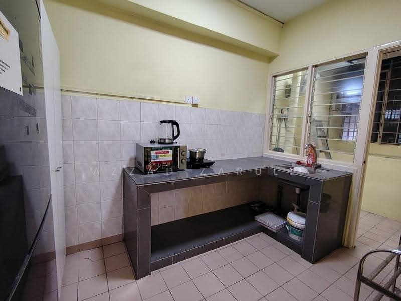Condominium for Rent at Bayu Tasik 1 - Azzad Zarull - Kitchen - PropertyGuru.com.my