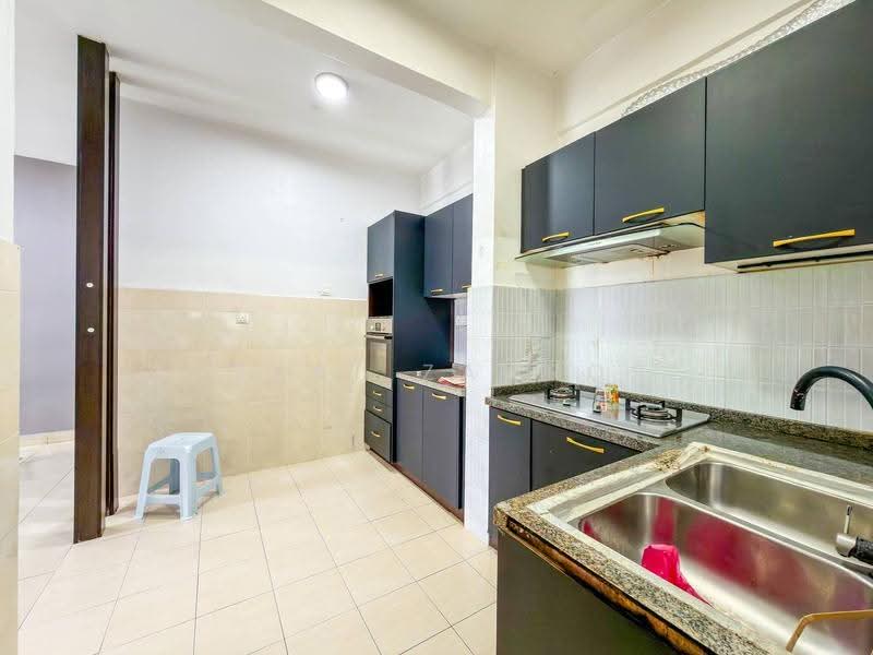 Kondominium untuk Dijual di Kristal Heights - Izzat Zamros - Kitchen - PropertyGuru.com.my