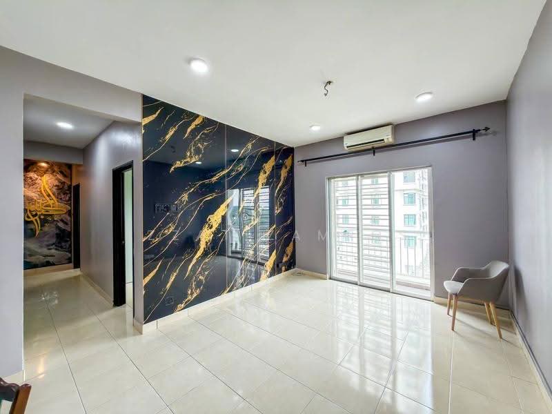 Kondominium untuk Dijual di Kristal Heights - Izzat Zamros - Living Room - PropertyGuru.com.my
