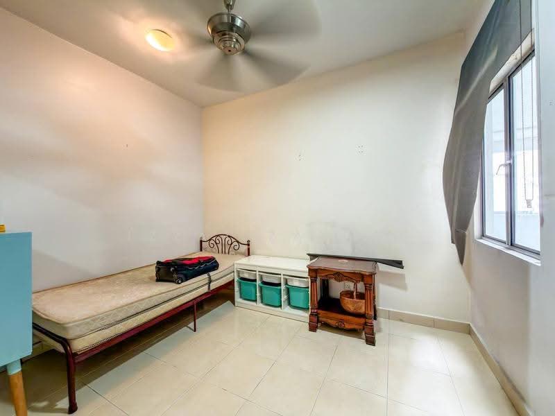 Kondominium untuk Dijual di Kristal Heights - Izzat Zamros - Bedroom - PropertyGuru.com.my